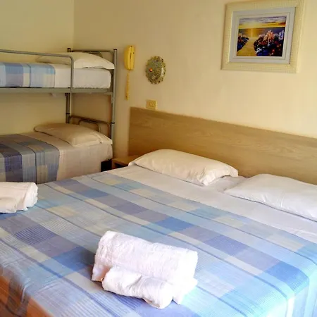 In Guest - New Cirene Big Quadruple 4 People Full Package ريميني
