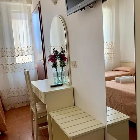 In Guest - New Cirene Big Quadruple 4 People Full Package بيت ضيافة