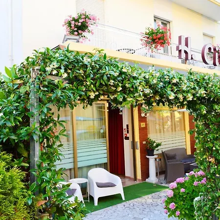 In Guest - New Cirene Big Quadruple 4 People Full Package *