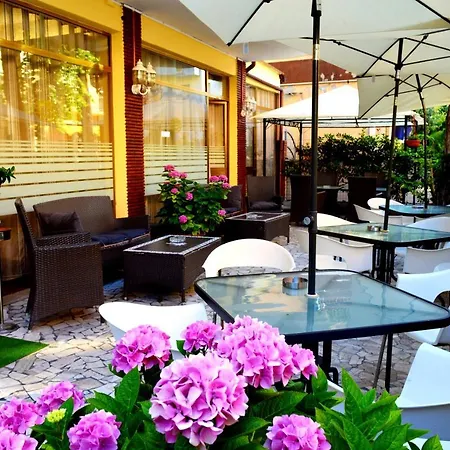بيت ضيافة In Guest - New Cirene Big Quadruple 4 People Full Package