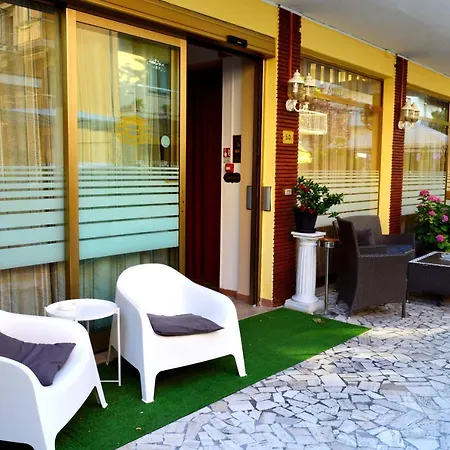 In Guest - New Cirene Big Quadruple 4 People Full Package * Rimini